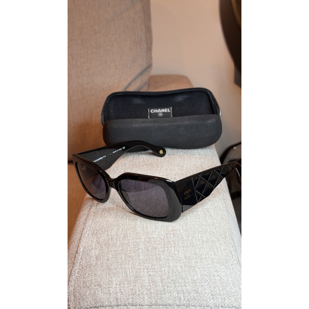 Vintage Chanel 5019 CC Logo Black Quilted Sunglasses Italy - Picture 2 of 16